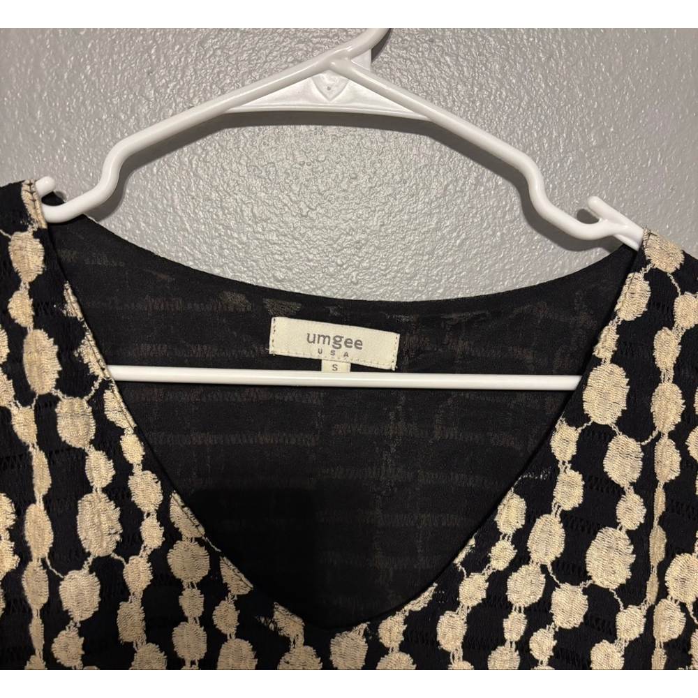 Umgee Crochet Tunic Top - Picture 4 of 4